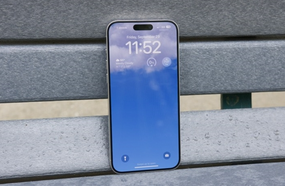 苹果iPhone 17 Pro后评估调整旗舰机型材质方案，或换回钛金属机身