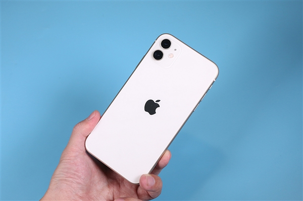因索要iPhone未果，一家三口坠崖身亡，青少年攀比心理如何引导？