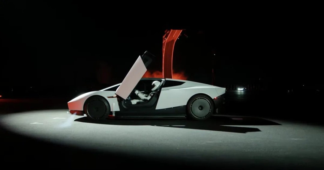 特斯拉新Roadster:倒挂飞行,加速1秒?
