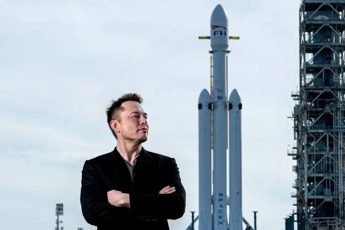 马斯克承诺给美国每个孩子发SpaceX股份，2万亿股价多少